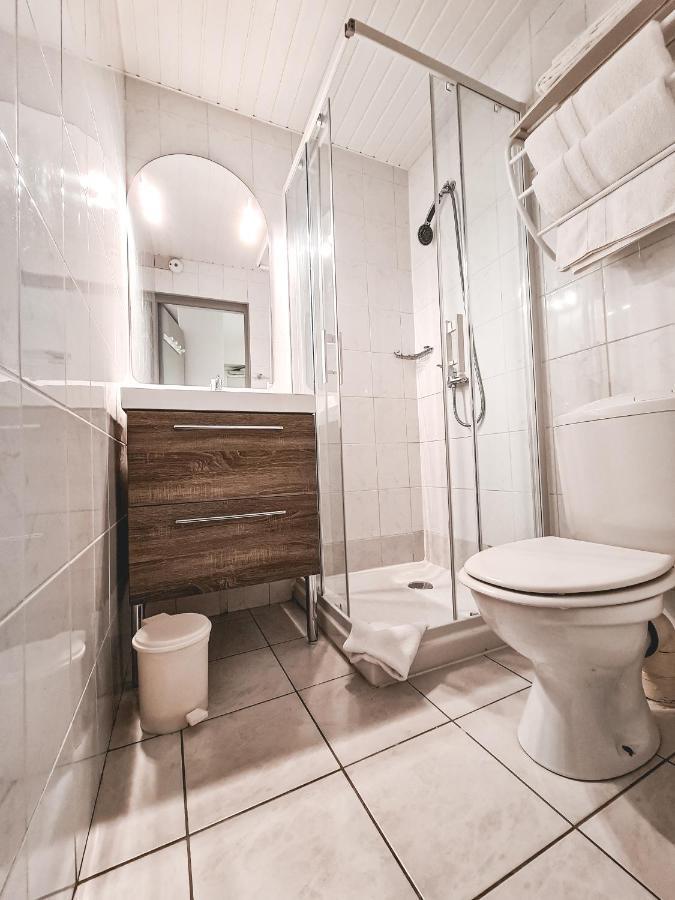 Hotel Caravelle Contact Hotel Рошвор Екстериор снимка