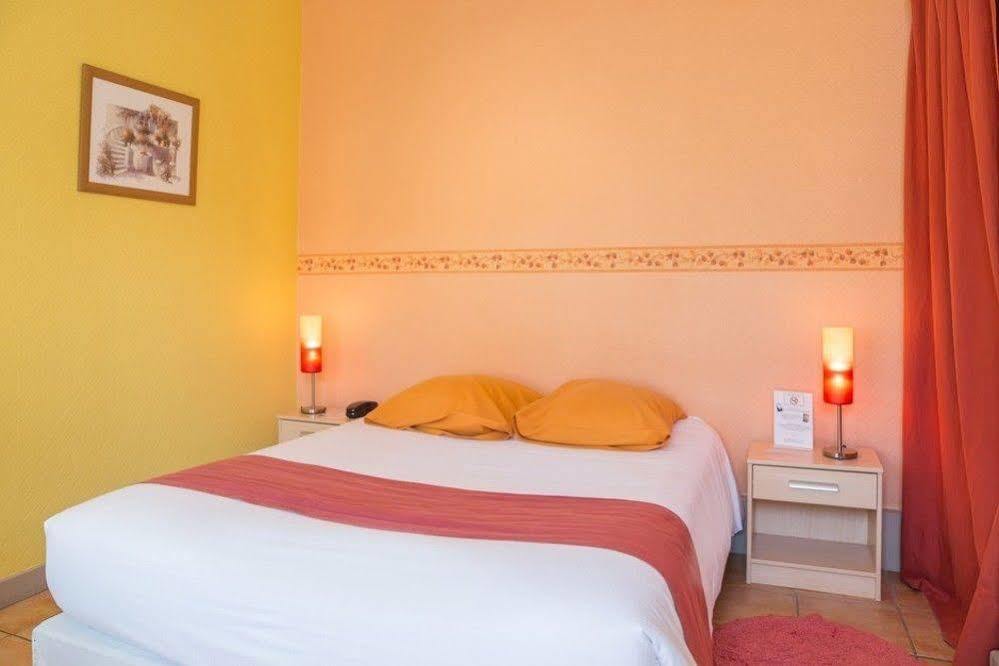 Hotel Caravelle Contact Hotel Рошвор Екстериор снимка